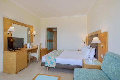 Smartline Cosmopolitan Hotel - image 23