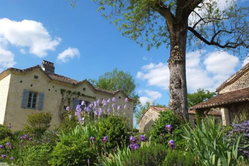 Gite du Causse – khách sạn tại Saint-Cyprien (Midi-Pyrenees)