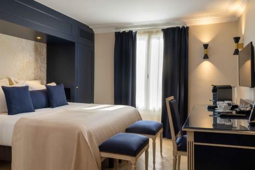 Hotel Queen Mary in 8th - Champs Elysees