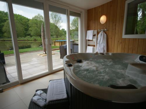 Luxurious Holiday Home in Delain with bubble bath