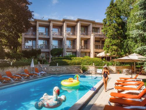 Ngoại cảnh khách sạn, Hotel Villa Pax in Balatonalmadi