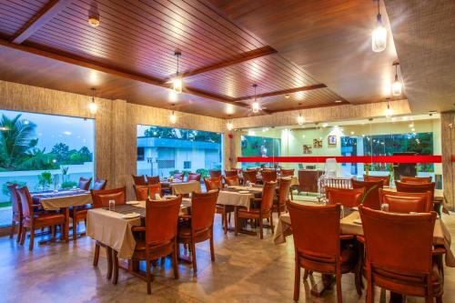 Hotel Maas Residency in Valikunama