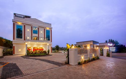 Hotel Maas Residency in Valikunama