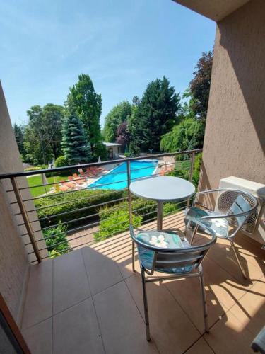 Ban công/sân hiên, Hotel Villa Pax in Balatonalmadi