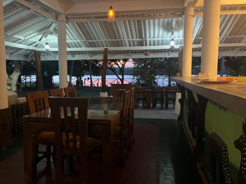 Bella Sunset Point in Embilipitiya New Town