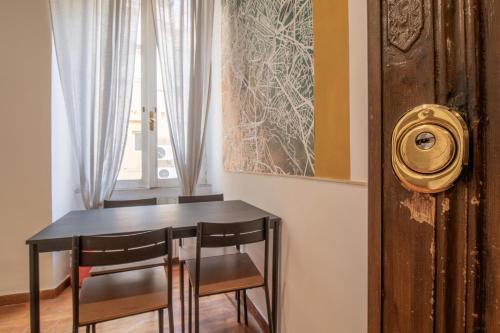 Praty Rooms, Rom