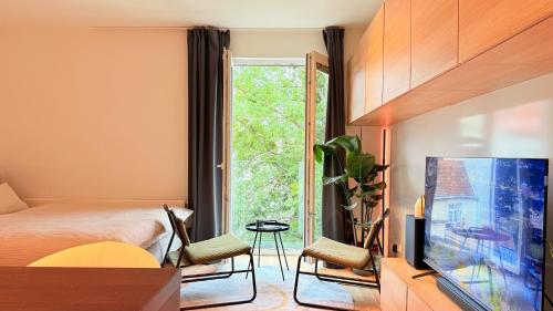 Quiet, Cozy and Sunny Studio in the Absolute City Center, Братислава (фото 6)