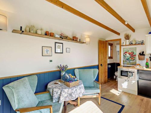 1 Bed in Cheltenham oc-95422 - Tap to explore photos
