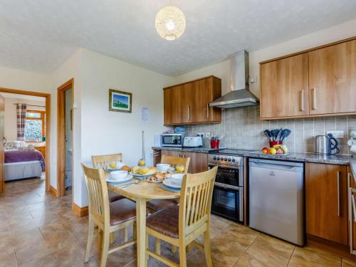 Iekārtas, 2 Bed in Worcester oc-cc008 in Clifton upon Teme