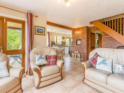Iekārtas, 3 Bed in Worcester oc-cc037 in Clifton upon Teme