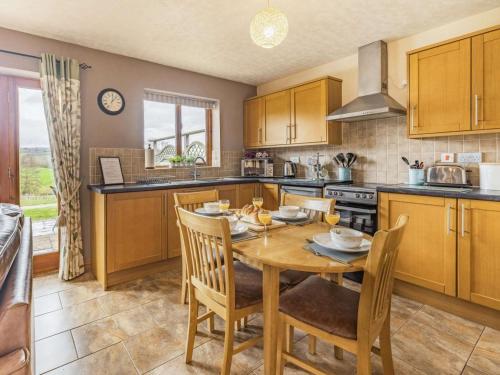Iekārtas, 2 Bed in Worcester oc-cc065 in Clifton upon Teme