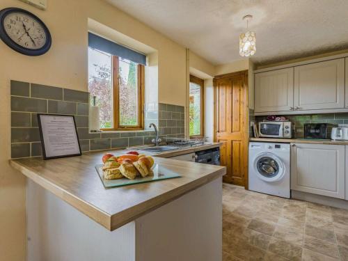Iekārtas, 3 Bed in Worcester oc-cc030 in Clifton upon Teme