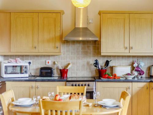 Iekārtas, 2 Bed in Worcester oc-cc071 in Clifton upon Teme