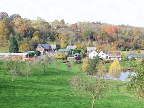 Iekārtas, 2 Bed in Worcester oc-cc071 in Clifton upon Teme