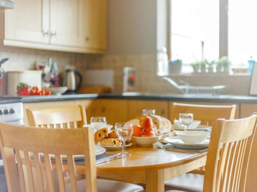 Iekārtas, 2 Bed in Worcester oc-cc071 in Clifton upon Teme