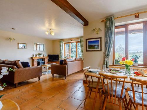 Iekārtas, 3 Bed in Worcester oc-cc099 in Clifton upon Teme
