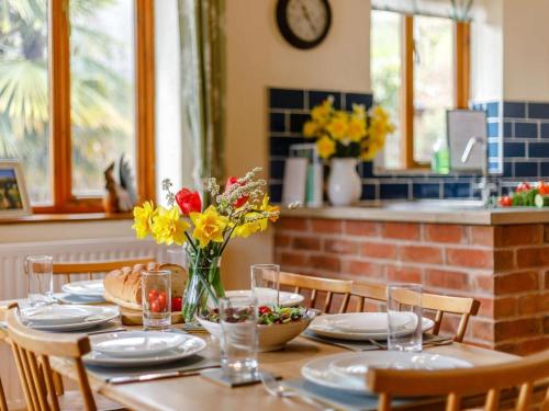 Iekārtas, 3 Bed in Worcester oc-cc099 in Clifton upon Teme