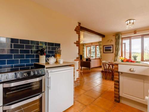 Iekārtas, 3 Bed in Worcester oc-cc099 in Clifton upon Teme