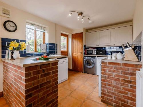 Iekārtas, 3 Bed in Worcester oc-cc099 in Clifton upon Teme