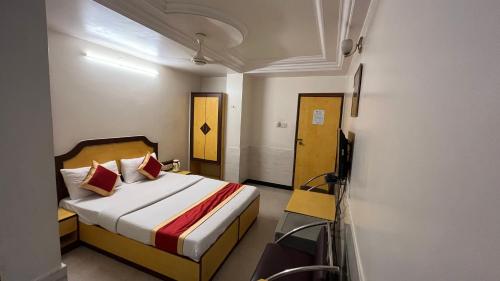 room detail thumbnail 1