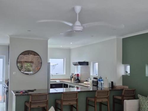 virtuve, Tin Cup - Princes Grant Estate in Prince`s Grant Golf Estate