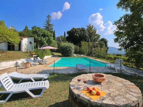 Attractive apartment in old farmhouse on the estate with pool