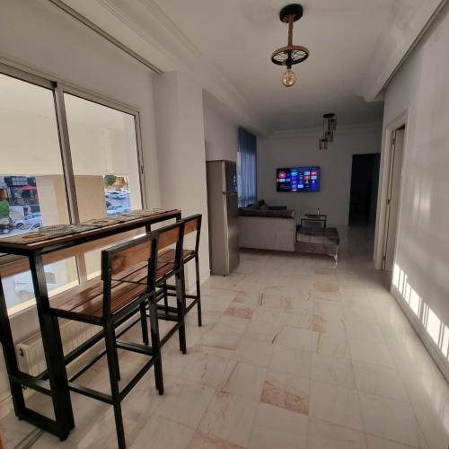 Ennasr Comfort Stay, 2 Bedrooms, near Airport & Medical Centers in Ennasr