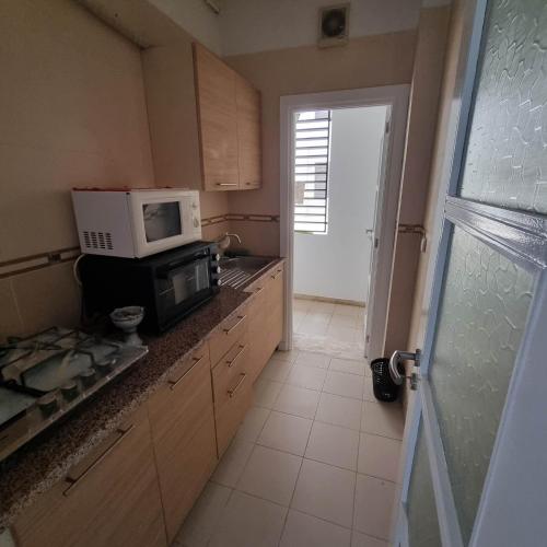 Ennasr Comfort Stay, 2 Bedrooms, near Airport & Medical Centers in Ennasr