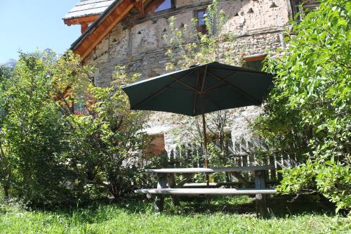 10211 Chalet d'exception nature sport et bien être sauna,jacuzzi hammam frigidarium (10211 Chalet d'exception nature sport et bien etre sauna,jacuzzi hammam frigidarium) in Cervieres (Hautes Alpes)