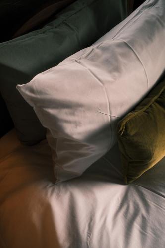2 twin beds
