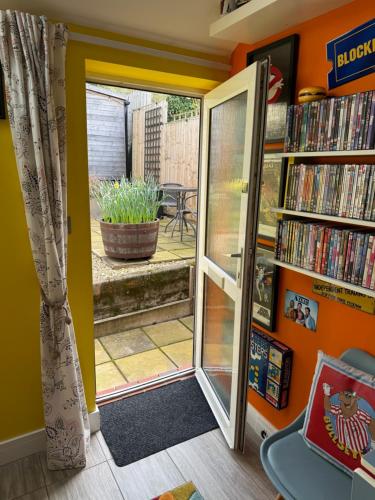 Iekārtas, Cherry Cottage Retro Stay, Stourport-on-Severn in Stourport-on-Severn