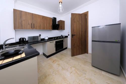 Charming 2-Bedroom Apartment in the Heart of Marrakech - image 9