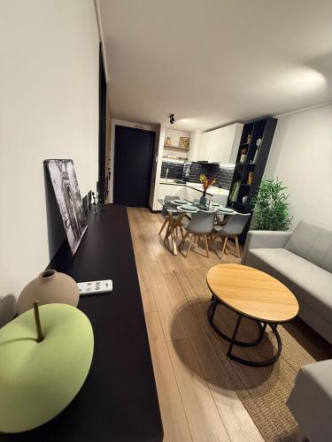 Departamento moderno en Ñuñoa, a pasos del metro Irarrazaval