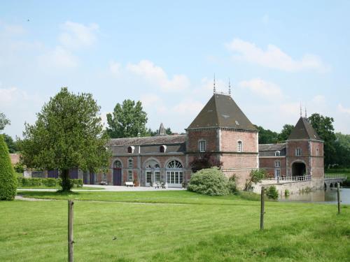  Vintage Castle near Forest in Havelange, Pension in Barvaux-Condroz