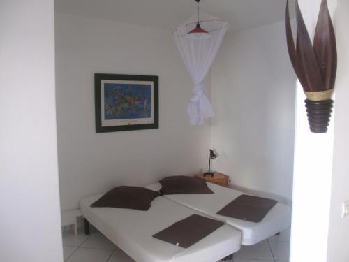 Agreable logement type F1, face a la baie, vue mer et jardin, proche debarcadere et toutes commodite in Terre-de-Haut