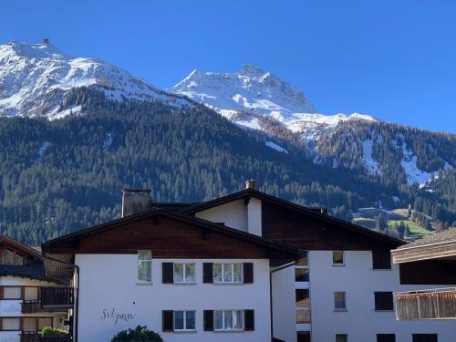 Ferienwohnung Sul Prau 9 in Klosters – khách sạn tại Klosters Dorf