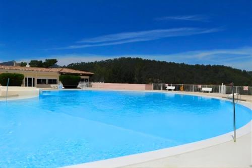 Maison au domaine prive - Les Pins de l'Esterel in Le Bonfin