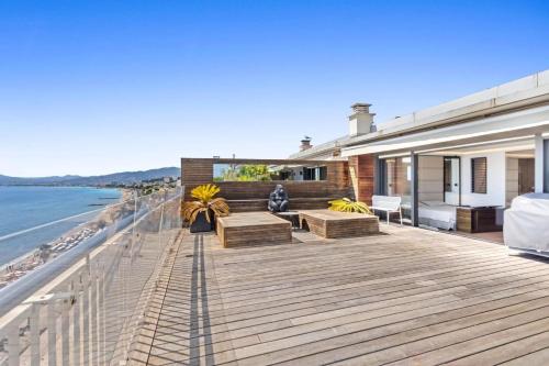 REF 2043 - Penthouse unique vue mer panoramique à louer