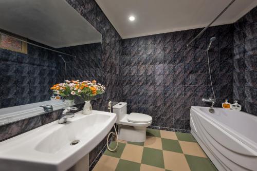 room detail thumbnail 2