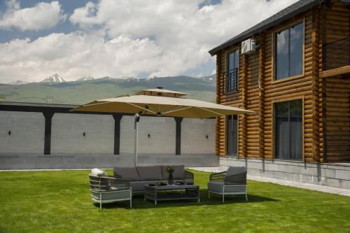 Vista exterior, Wooden villa with superpool and sauna, 30 min from Yerevan in Aragats