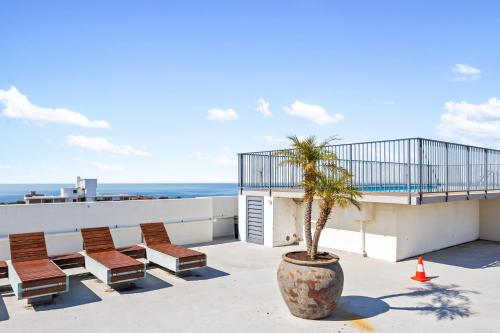 Bondi Studio Apartment - image 4