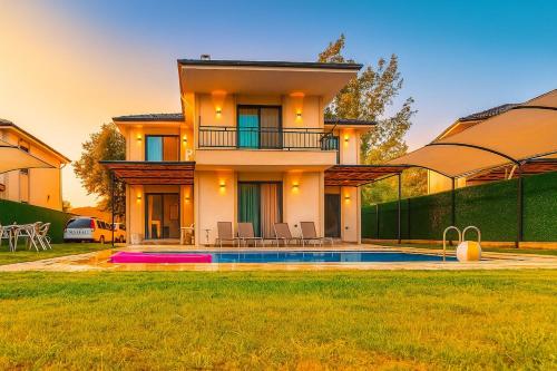 Holiday Villa Lena – khách sạn tại Beyobası