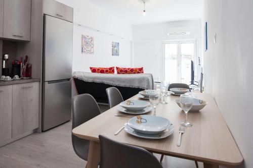 Trendy Cozy 2 Bd Apt in Panormou Metro Station - image 5