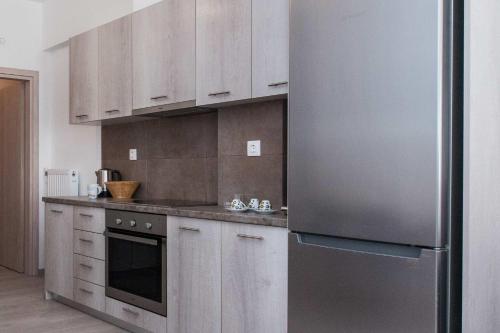 Trendy Cozy 2 Bd Apt in Panormou Metro Station - image 4