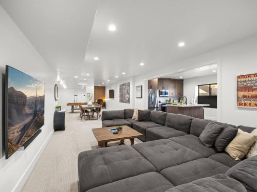 Modern Mountain Escape Hot Tub Deer Valley Close – khách sạn tại Thanh Pho Heber