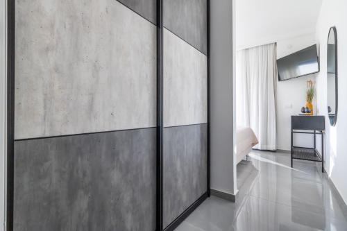Savyon View Tower - Isrentals - image 4