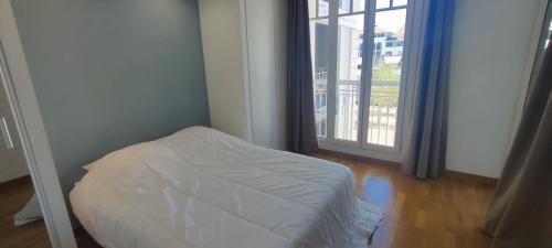Nice Cocoon 45 M With Balcony Near The Beach - image 3