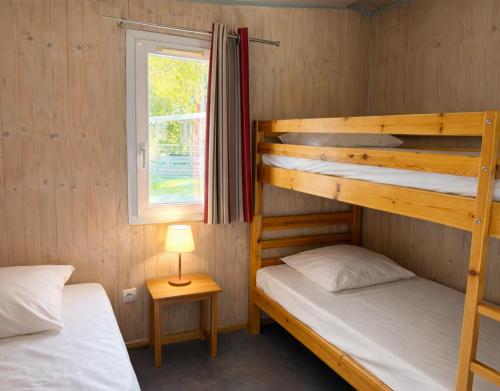 2 bedrooms, 4 beds