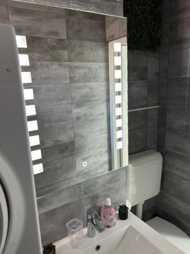Edy apartament in Confectii