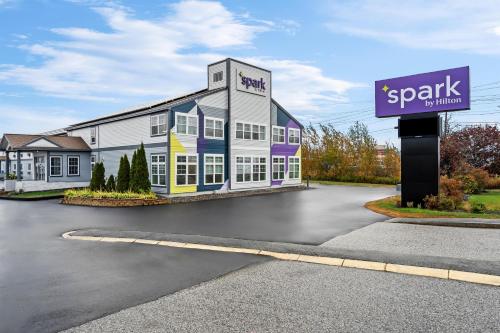 Spark by Hilton Portland Airport Maine Mall - 숙소 외관